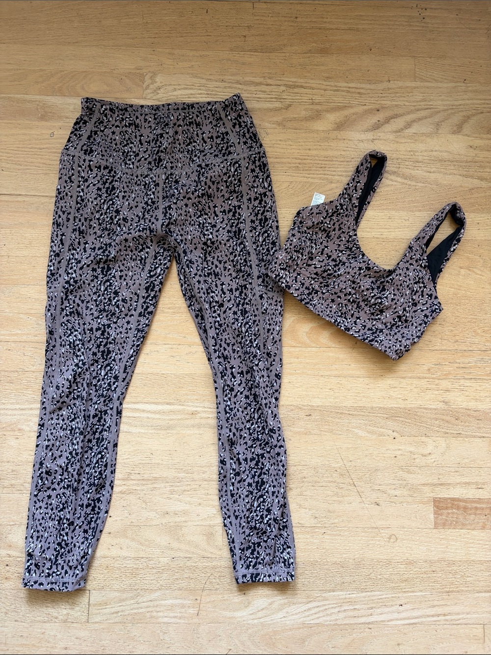 Varley matching set bra size small leggings size medium